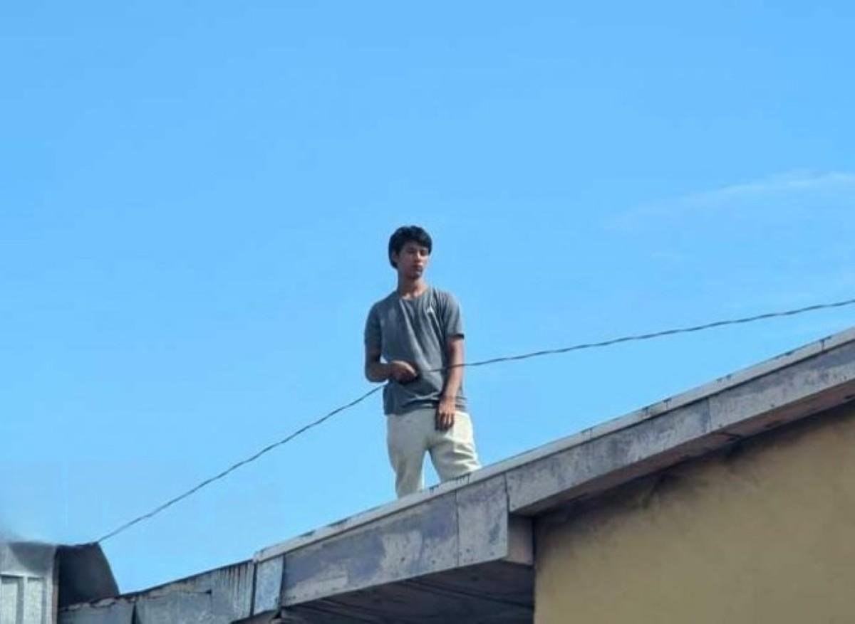 Tensión en Managua: joven bajo drogas causa alarma vecinal