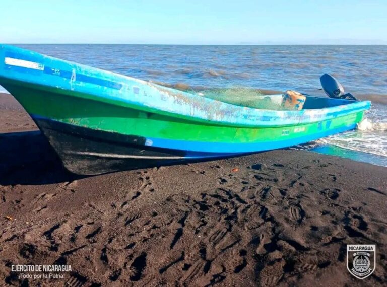 Fuerza Naval retiene embarcación salvadoreña faenando en aguas del Pacífico nicaragüense