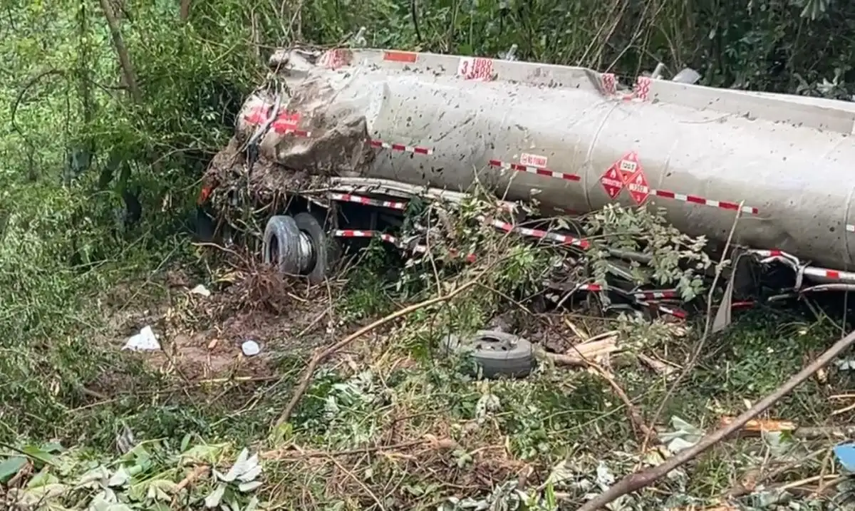 Dos hombres sobreviven a grave accidente en Chontales