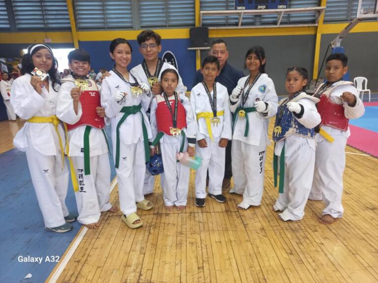 Academia Tardencillas Taekwondo brilló en la Copa Korio