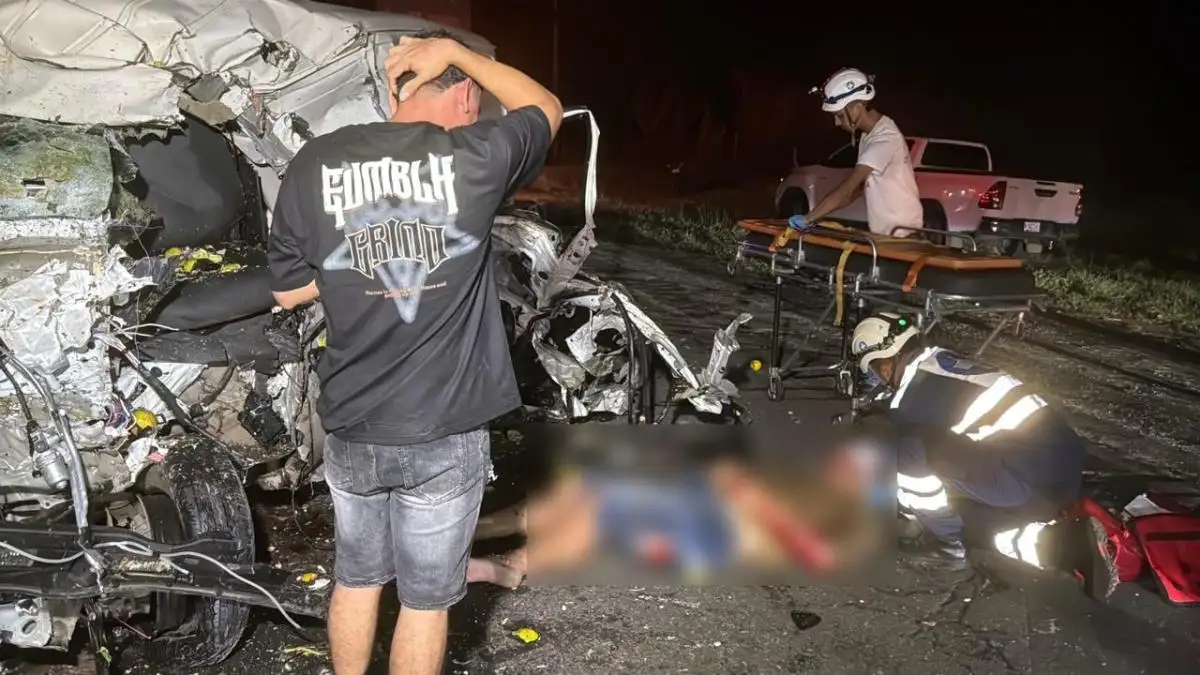 Grave accidente en El Salto deja dos personas heridas