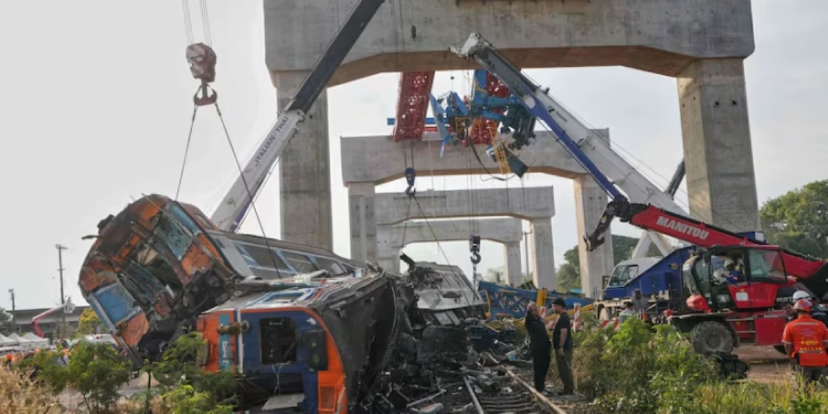 31 muertos y 64 heridos en brutal accidente ferroviario tailandés