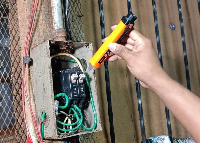 Bomberos refuerzan seguridad en el Mercado Iván Montenegro