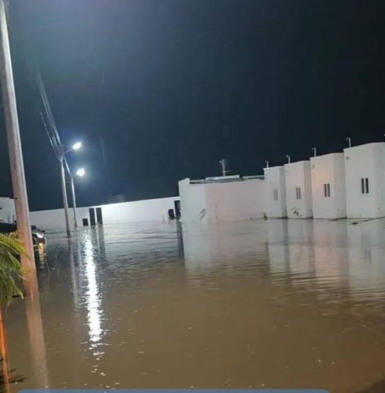 Inundaciones repentinas golpean el centro de El Salvador