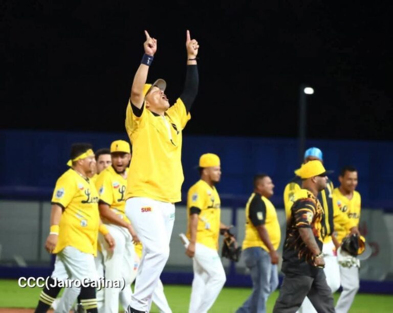 León hace reduce a los Gigantes y están a medio camino del título de la Profesional