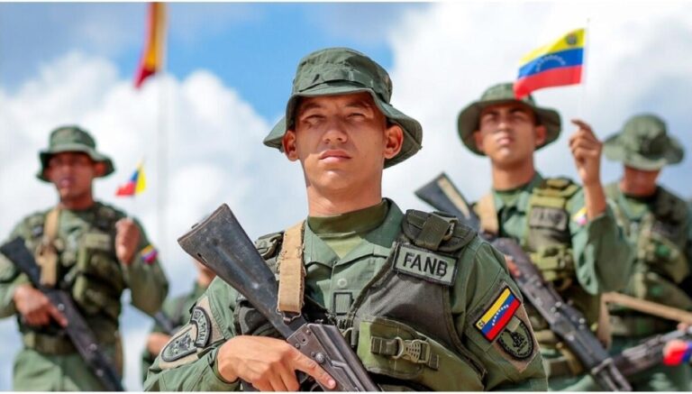 Ejército venezolano denuncia secuestro del presidente Nicolás Maduro