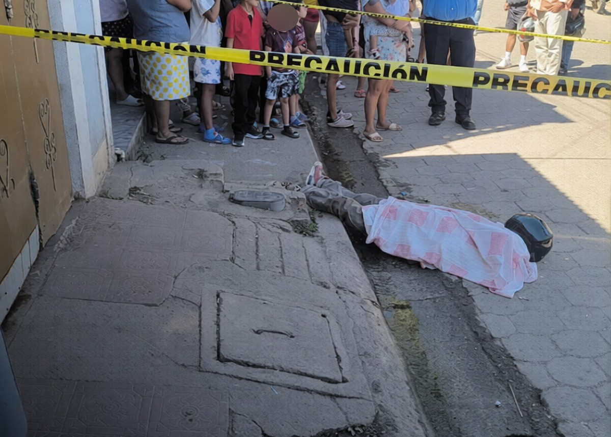 Hombre muere tras caer en acera en barrio de Estelí