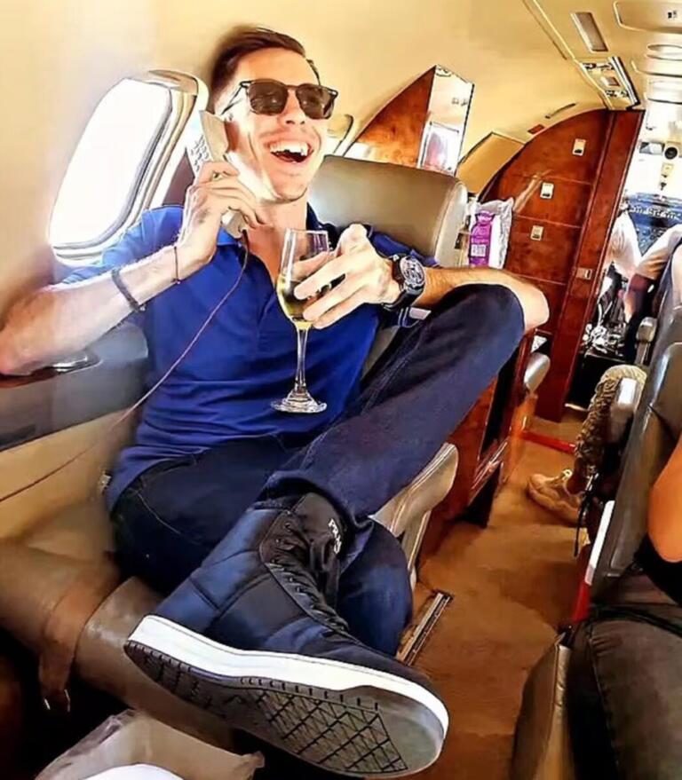 Se hizo pasar por piloto y voló gratis durante años