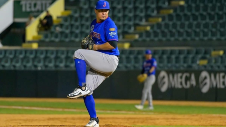 Pinolero Ronald Medrano clasifica a los charros de jalisco a las semifinales de la liga mexicana de béisbol