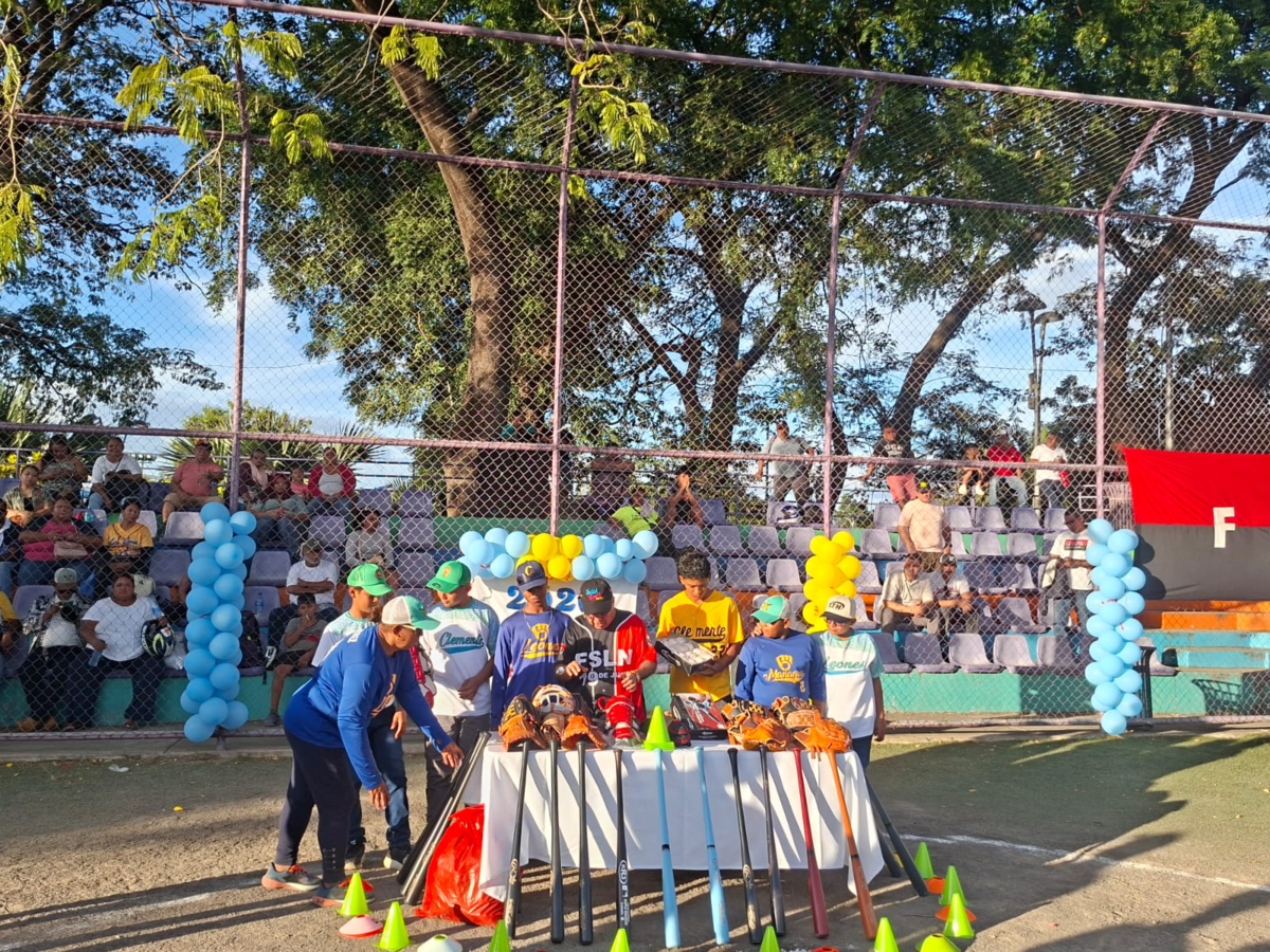 Academias de béisbol impulsan el deporte en Managua