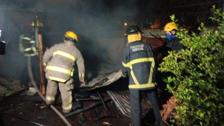 Managua: Incendio en vivienda del Reparto San Juan pone en alerta a pobladores y bomberos