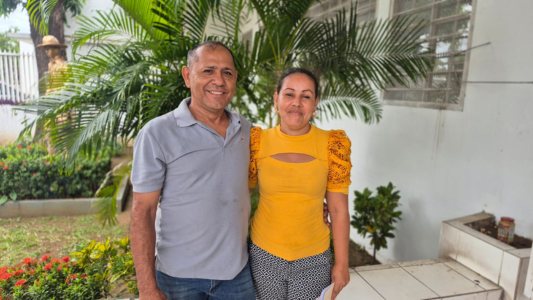 Albañil la enamoró levantándole la ceja y 21 años después la hará su esposa en Ya Tu Boda 2026