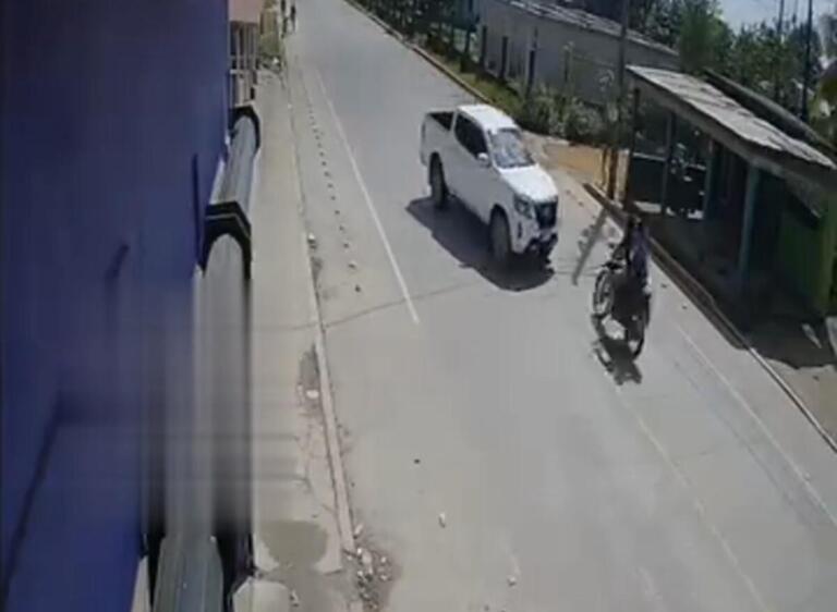 Camioneta arrolla a dos adolescente y quedan en estado delicado, en Bilwi, Caribe Norte