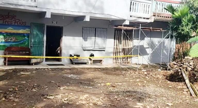 Pasión termina en tragedia, mujer acuchilló a hombre en hotel del Caribe Sur
