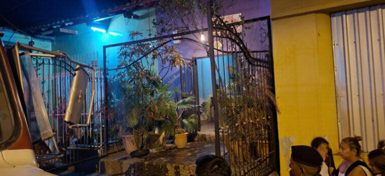 Granada: Mujer de 79 años muere asfixiada al incendiarse un cuarto de su casa