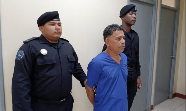 Capturan a sujeto con casi dos libras de marihuana en Kukra Hill