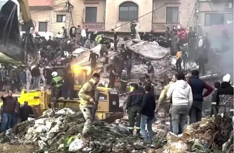 Derrumbe en Líbano deja dos muertos y varios atrapados
