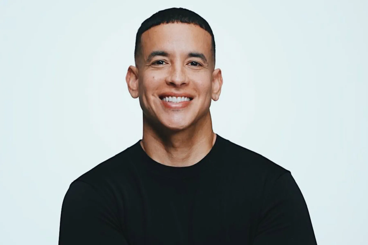 Daddy Yankee celebra 50 años como ícono de la música urbana