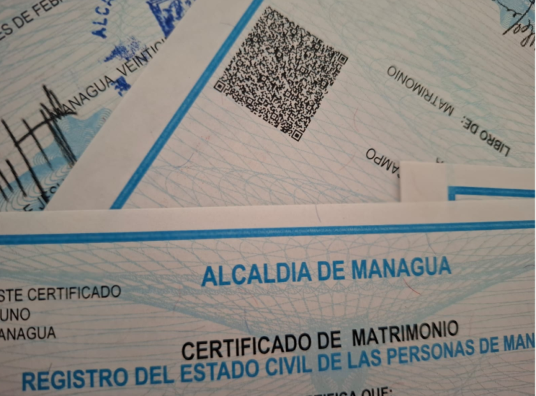Atención novios: Certificados de Matrimonio ya están listos para quienes fueron casados por Karen Gutiérrez y Eslin Acevedo