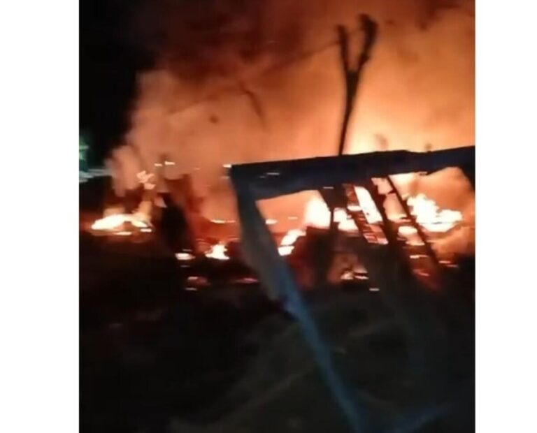 Incendio deja viviendo en la calle a reconocido poblador de León