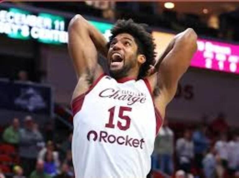 Monstruosa actuación de Norchad en la G-League