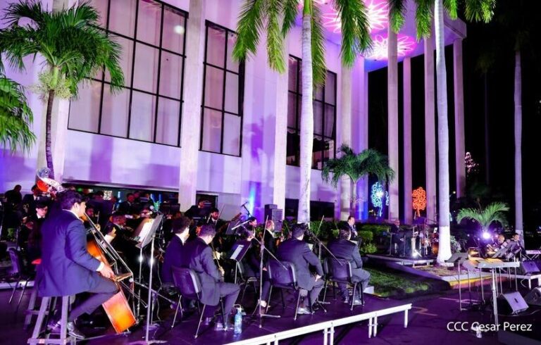 Homenaje a Raphael llegará al Teatro Nacional Rubén Darío