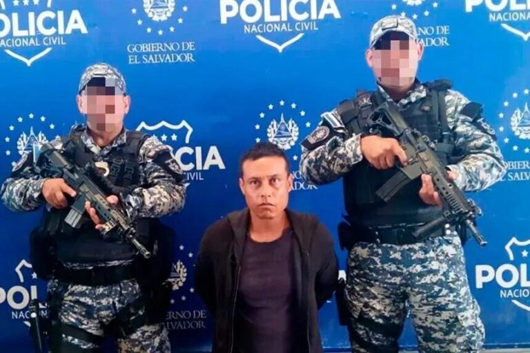 Nicaragüense detenido por robar en farmacia de la capital salvadoreña