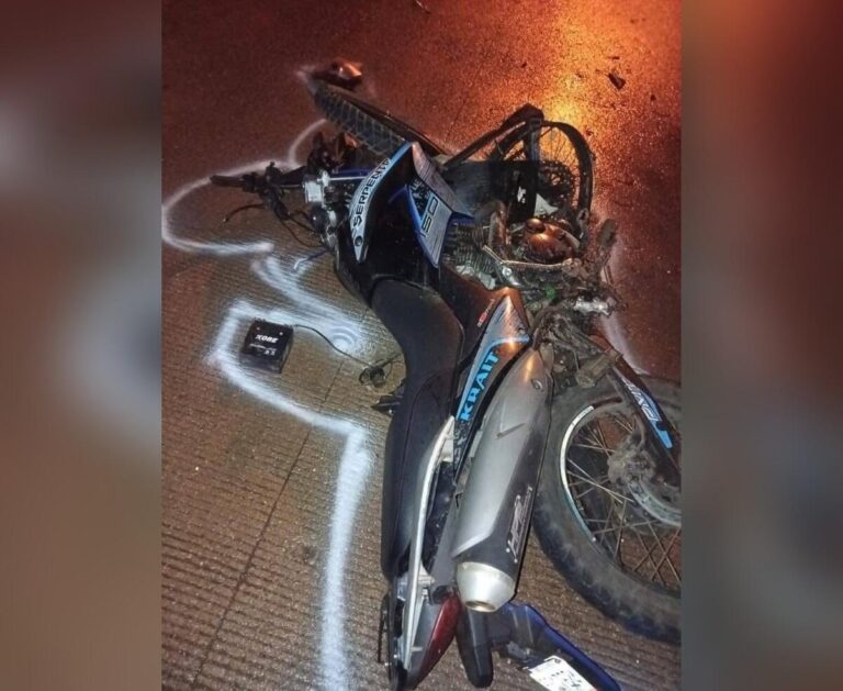 Joven pierde la vida al impactar moto en que viajaba contra valla en Tipitapa, Managua