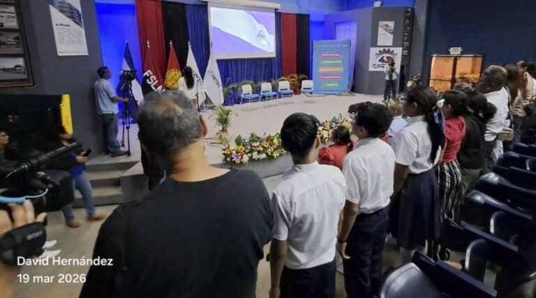 Nicaragua presenta cartillas de Inteligencia Artificial para estudiantes y docentes
