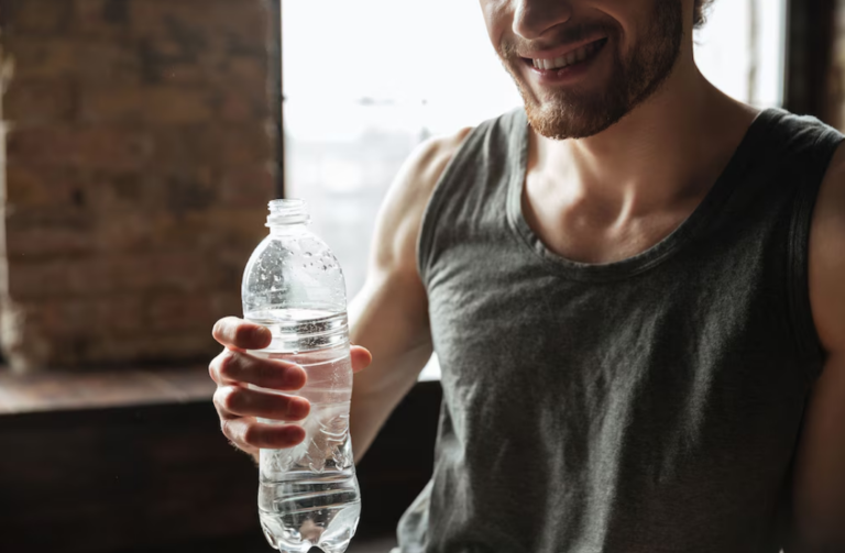 Qué comer después de entrenar para favorecer la quema de grasa y la recuperación muscular, según expertos