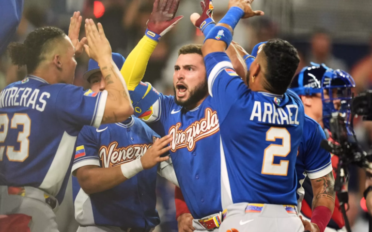Venezuela vence a Estados Unidos y se proclama campeón del Clásico Mundial de béisbol por primera vez