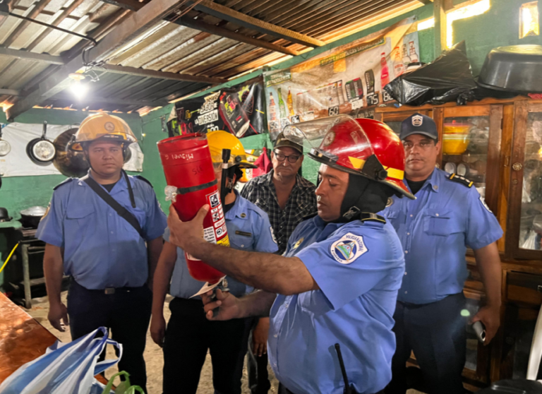 Bomberos Unidos inspeccionan centros turísticos de Xiloá