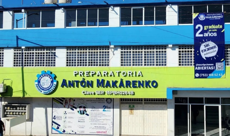 Estudiante de 15 años asesina a dos profesoras con un fusil de asalto en México