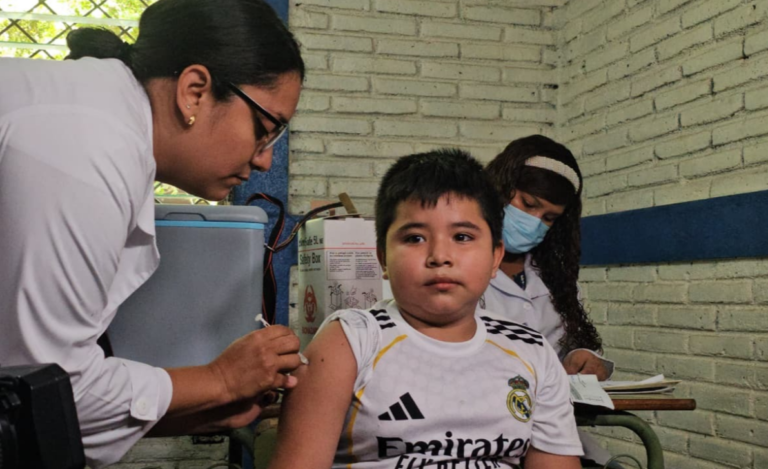 MINSA inicia Jornada de Vacunación contra el VPH en centros escolares