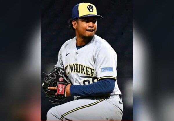 Carlos Rodríguez regresa a la Grandes Ligas con los Cerveceros de Milwaukee