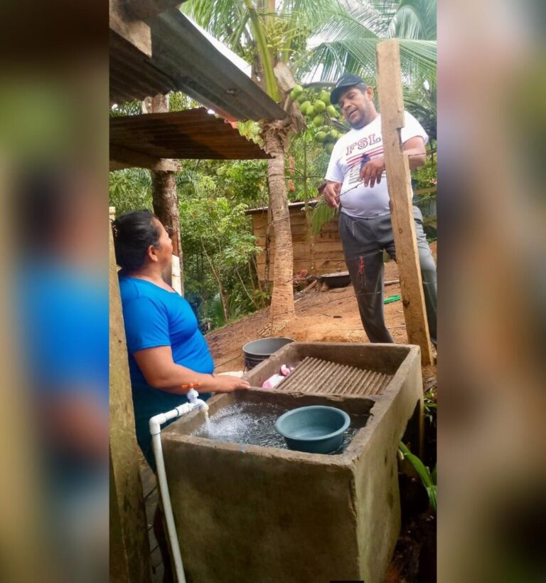 Bluefields: familias del Barrio 19 de julio inauguran servicio de agua