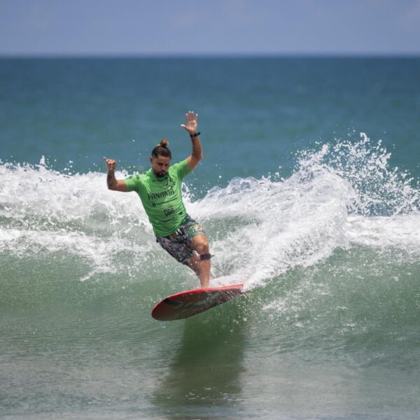 Gerardo «Tito» Siezar clasifica a Juegos Centroamericanos y del Caribe en Surf