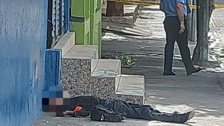 Hombre conocido como «El Deportado» es hallando si vida sobre una acera del barrio Venezuela