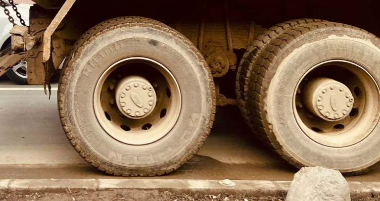 Hombre falleció arrollado tras acostarse bolo bajo un camión en Managua