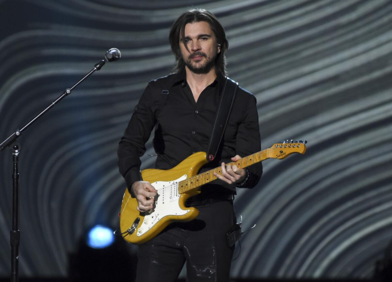 Juanes apuesta por lo real y lo analógico en su nuevo videoclip “la carta”