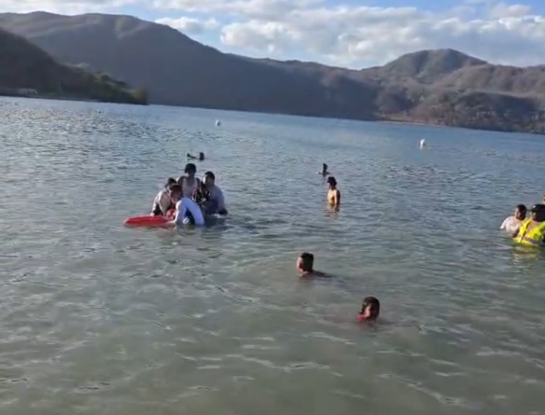 Capitalino que andaba con sus tragos se ahoga en aguas de la Laguna de Xiloá