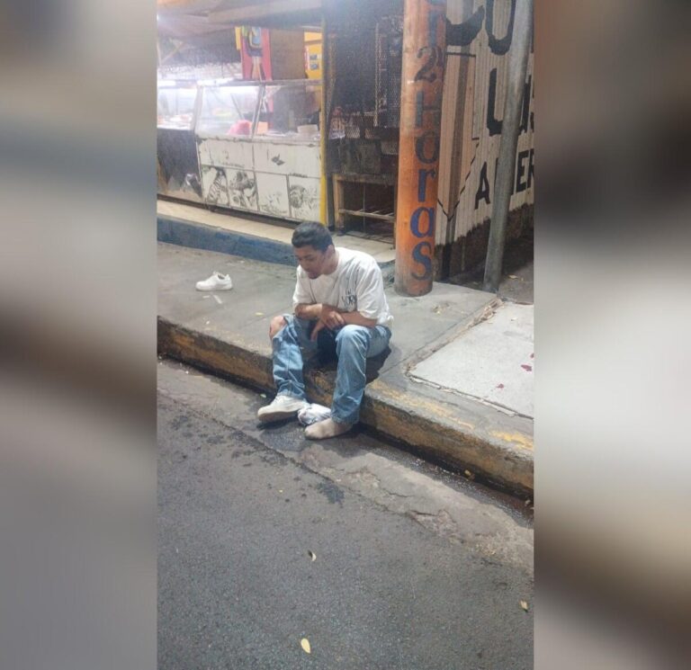 Motociclista se accidenta por conducir ebrio en un barrio capitalino