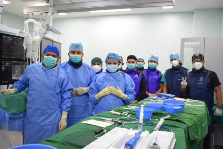 Hospital Vélez Paiz realiza jornada de implantación de válvulas aórticas y cateterismos
