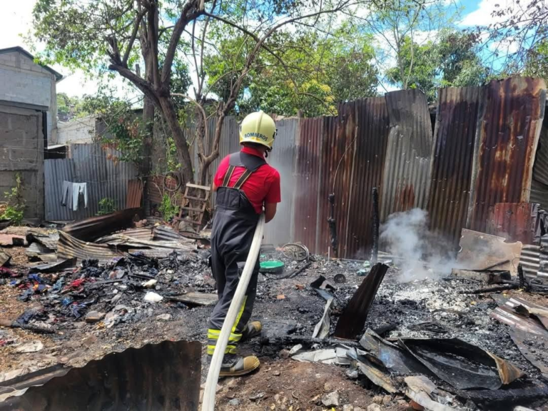 Matagalpa: niño escapa de morir quemado en incendio que arrasó su casa en el barrio Lucidia Mantilla