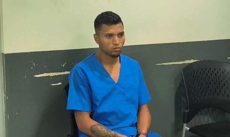 Escalador termina en prisión por llevarse 6 lámparas de un rótulo en barrio San Judas