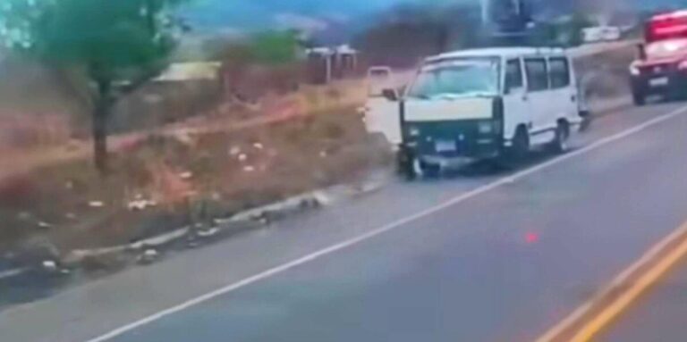 Honduras: dos nicaragüenses pierden la vida en colisión de camión y microbús en Choluteca