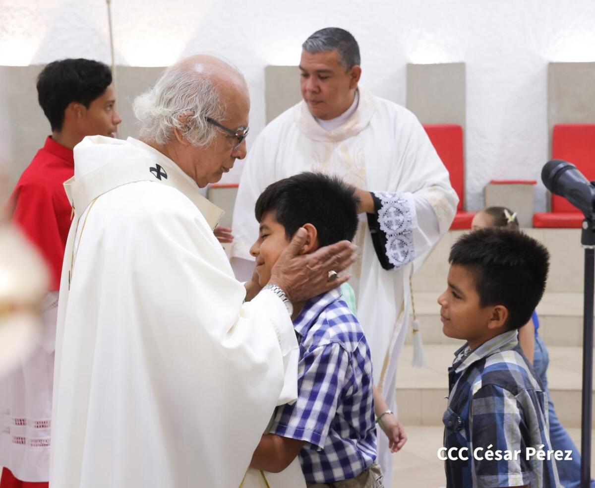Cardenal Brenes llama al perdón en misa de Pascua