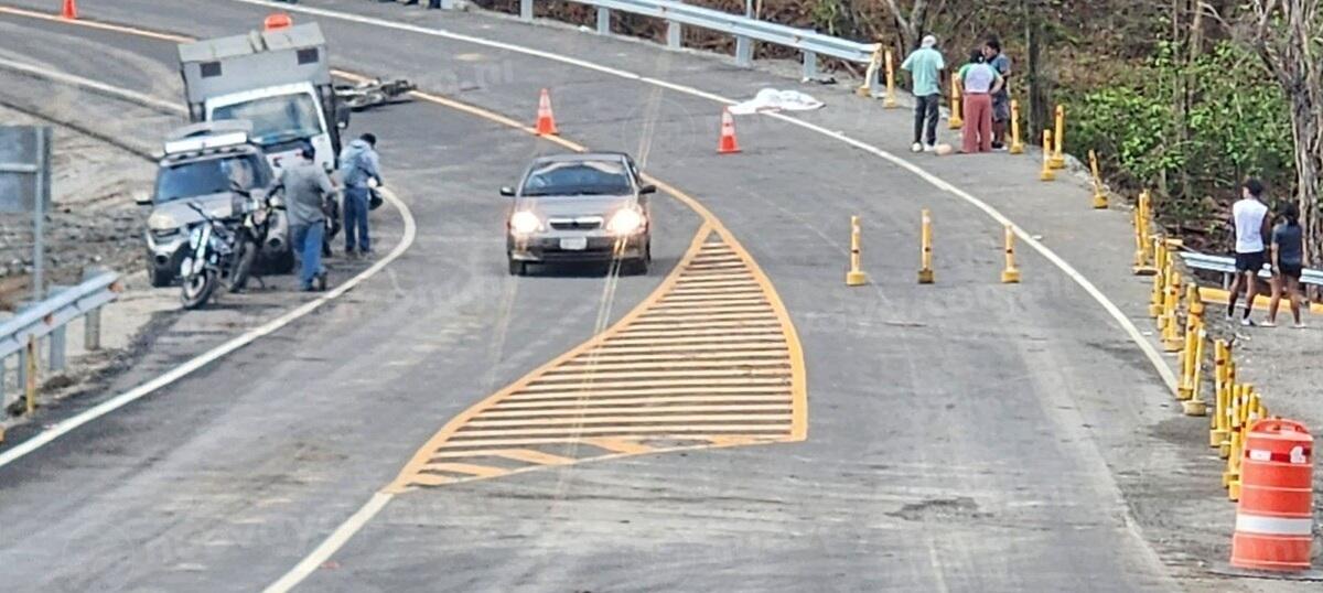 Pareja muere en fatal accidente de moto en Playa Maderas