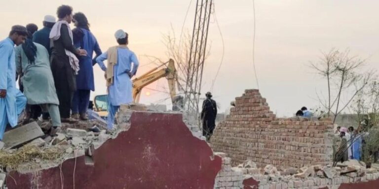 14 policías murieron tras ataque suicida en Pakistán