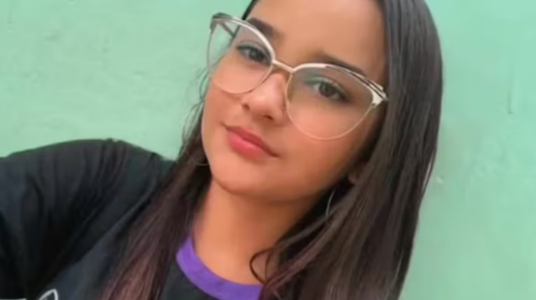 Una adolescente fallece electrocutada mientras usaba una plancha para el cabello en Brasil